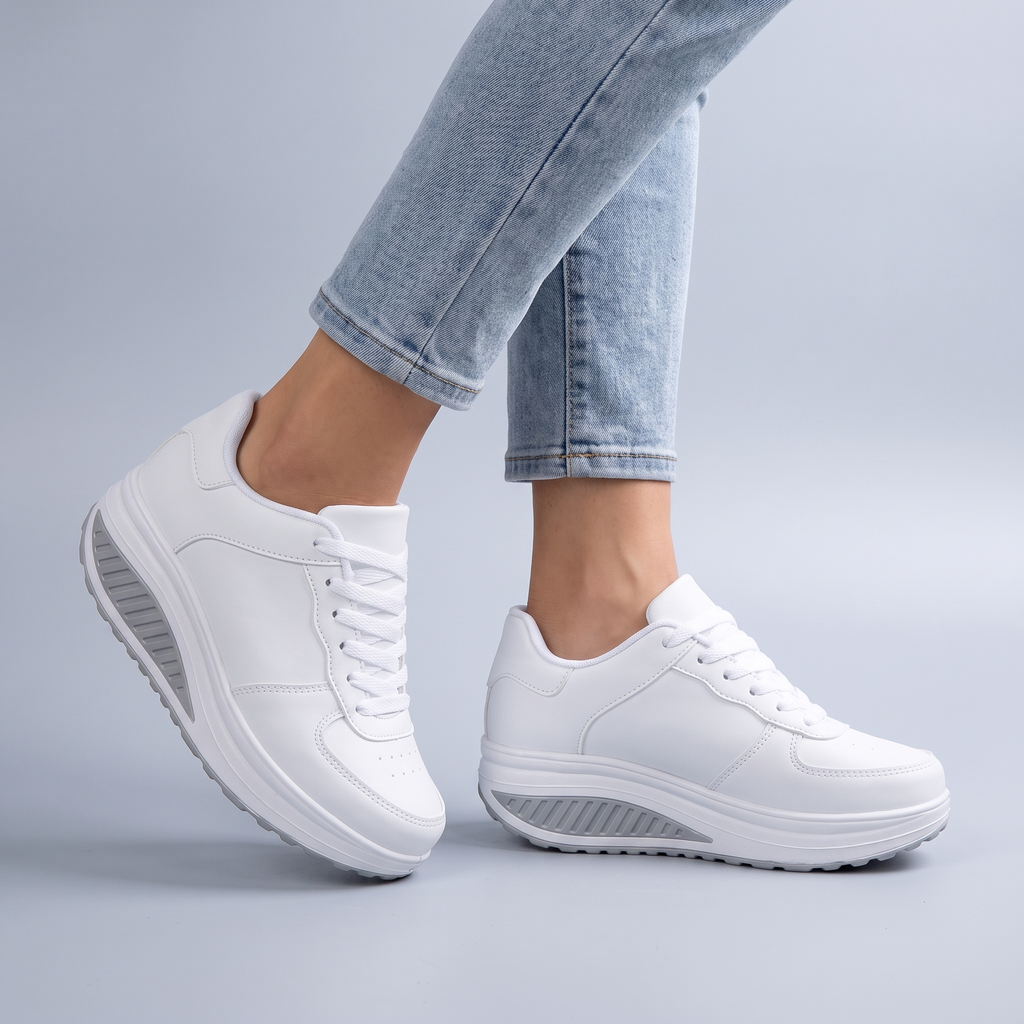 Chloe Classic Lace-Up Sneakers