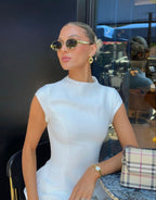 Mary - Retro Oval Metal Frame Sunglasses with Tinted Lenses