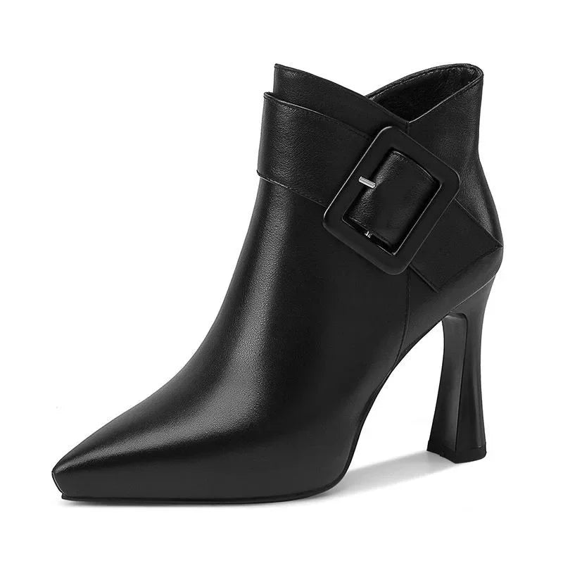 AVELISSE - Buckle Ankle Boots