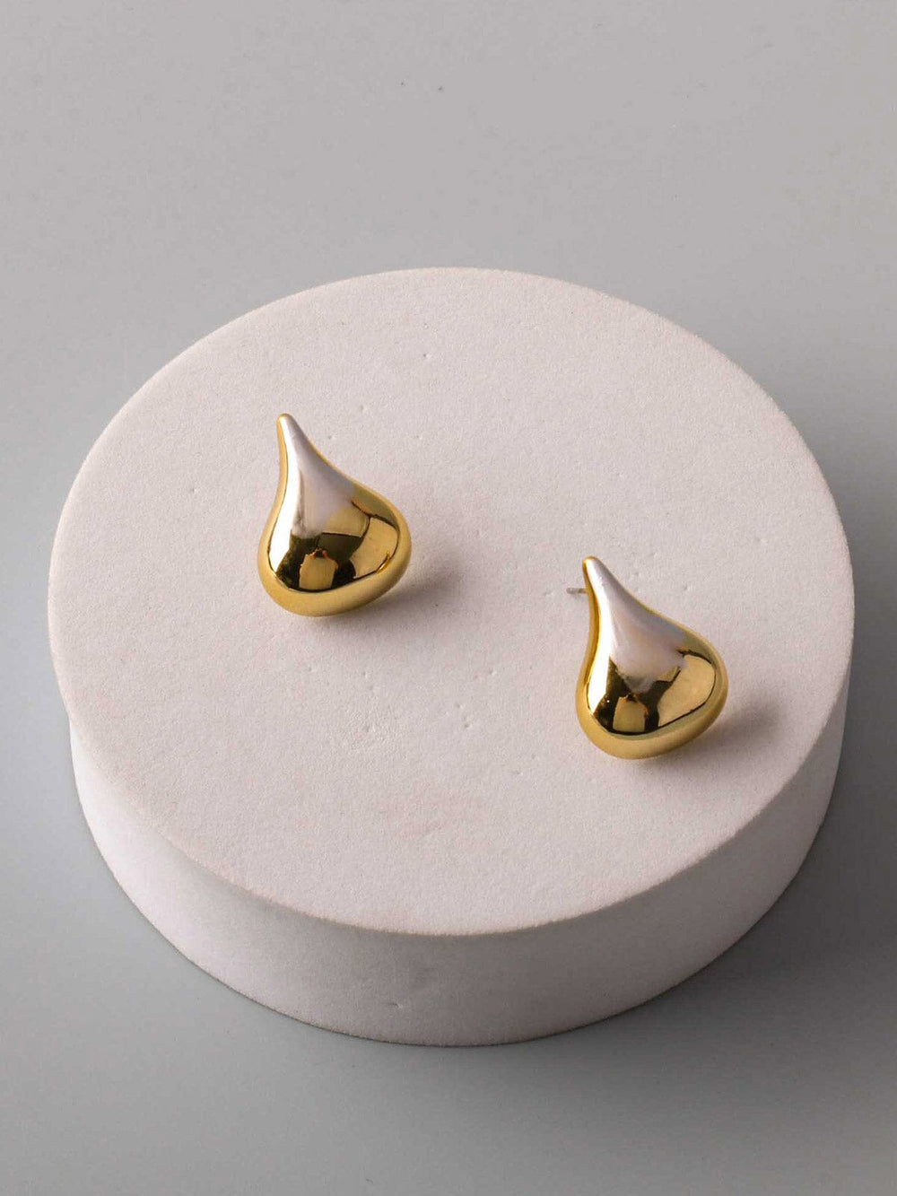 Gold Pearl Earrings